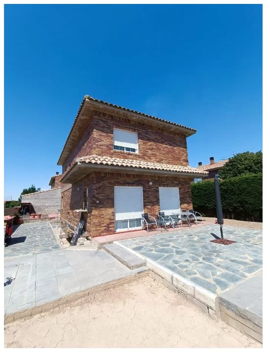 Detached chalet with garden, three bedrooms