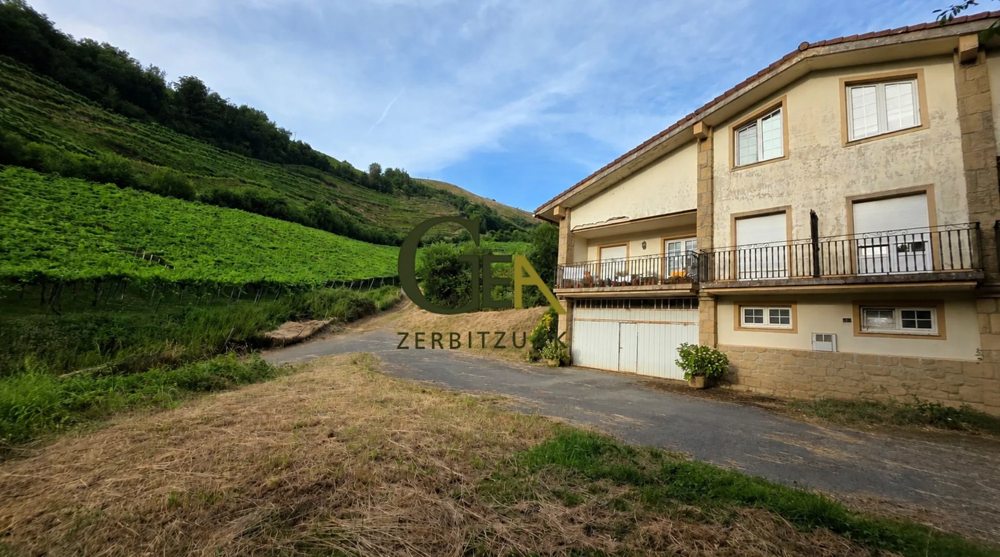 Five-bedroom rural house in Alkiza