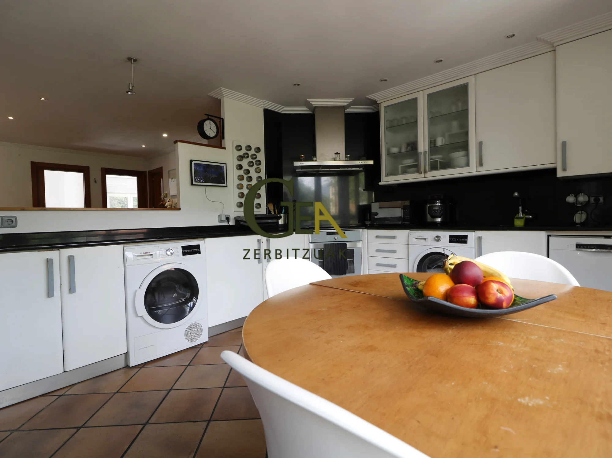 Bright central flat, two bedrooms