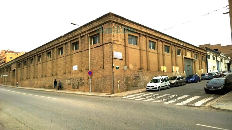Industrial warehouse with redevelopment potential