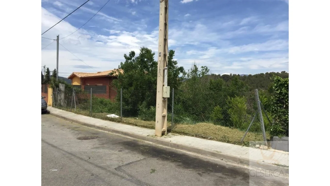 Buildable Terrassa plot with 180 m²