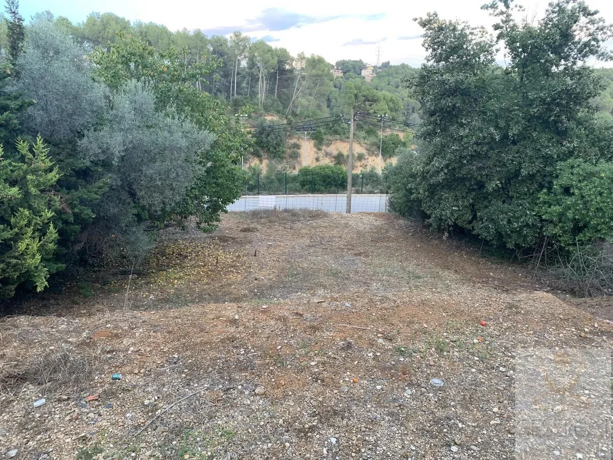 South-facing plot in Can Mir
