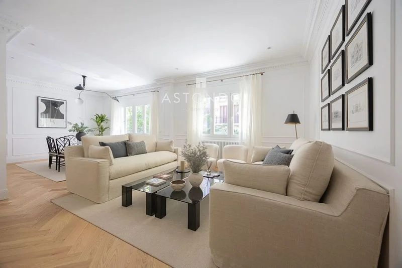 Piso nuevo en Salamanca, 161 m², tres dormitorios