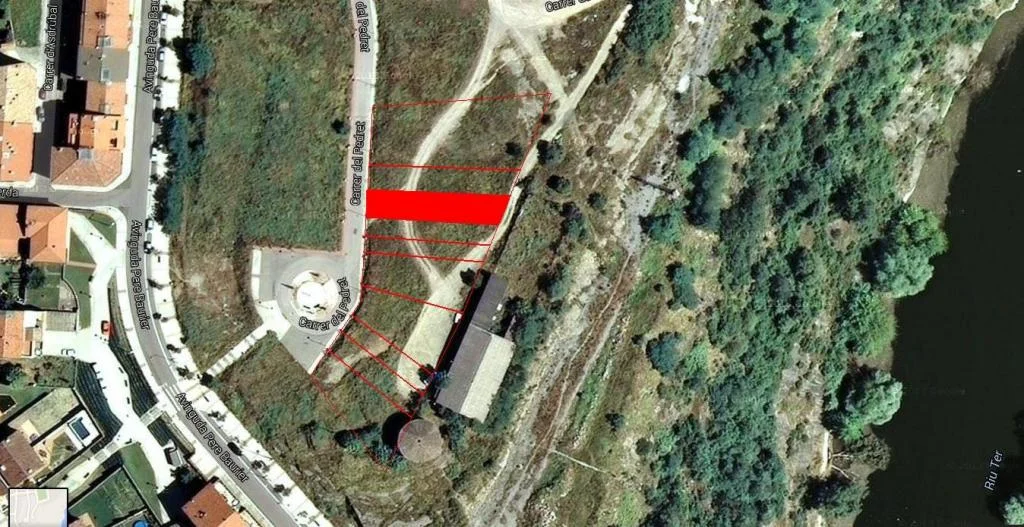 Urban plot in Esquerda, 352 m²