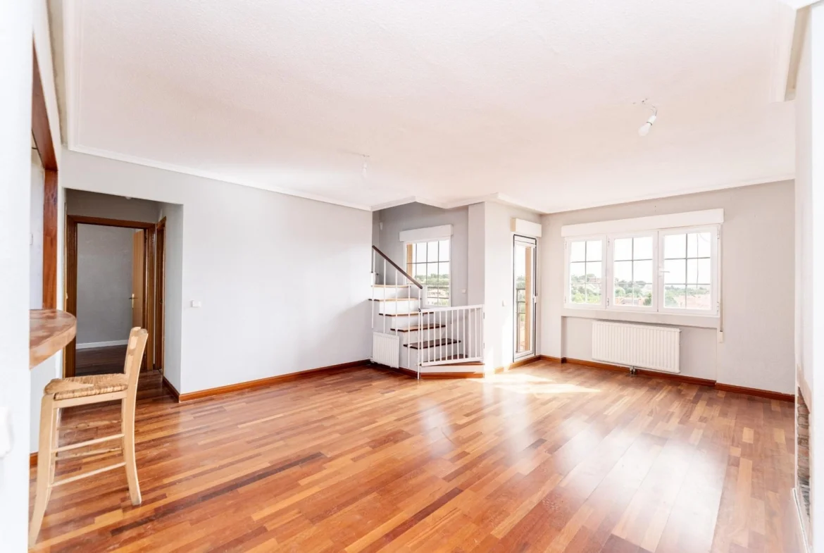 Duplex penthouse in Algete, 141 m²