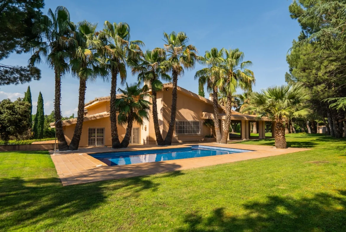 Gran chalet en Fuente del Fresno, 857 m²