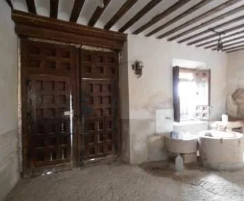 Casa señorial histórica con dos viviendas