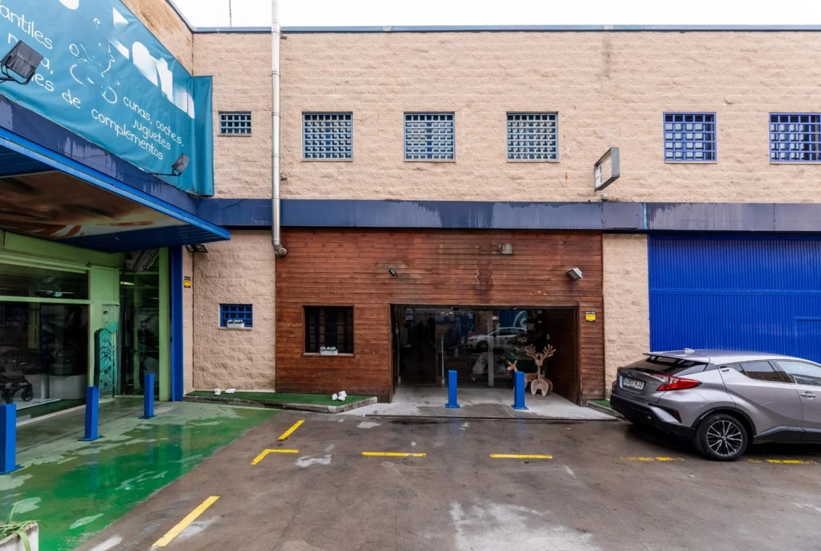 Industrial warehouse with retail activity