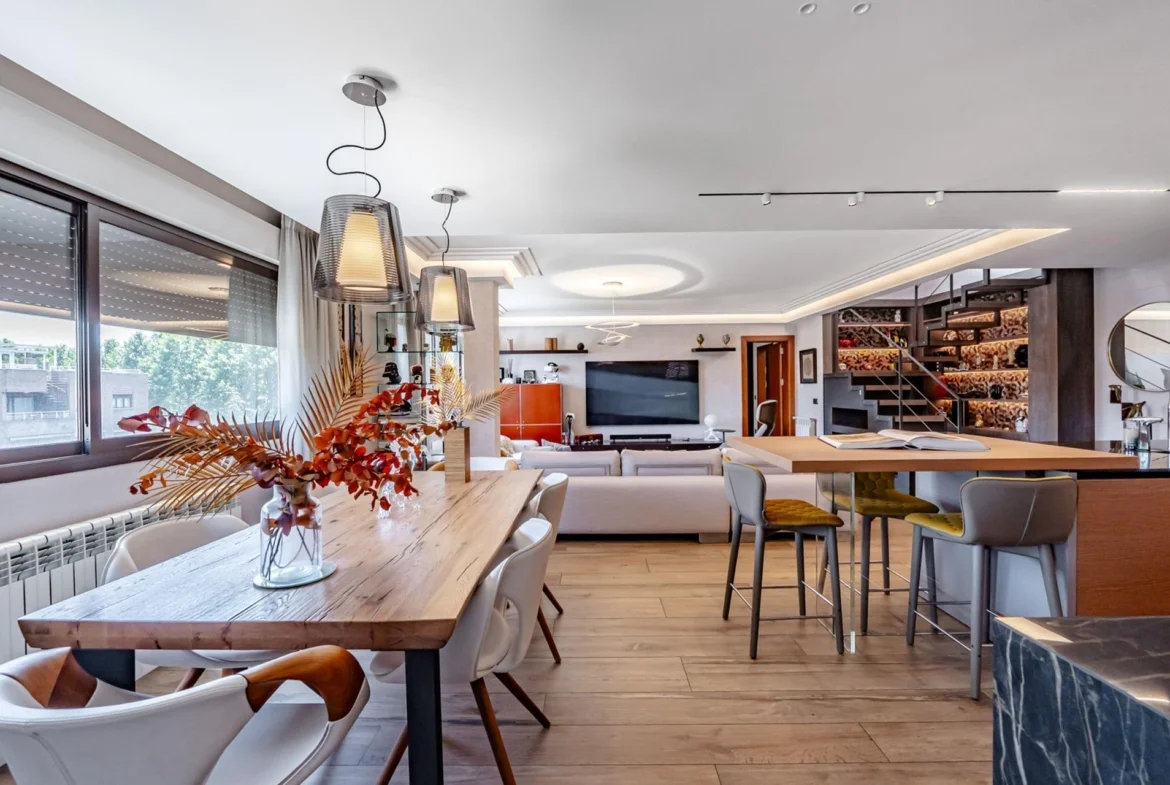 Ático dúplex reformado con gran terraza