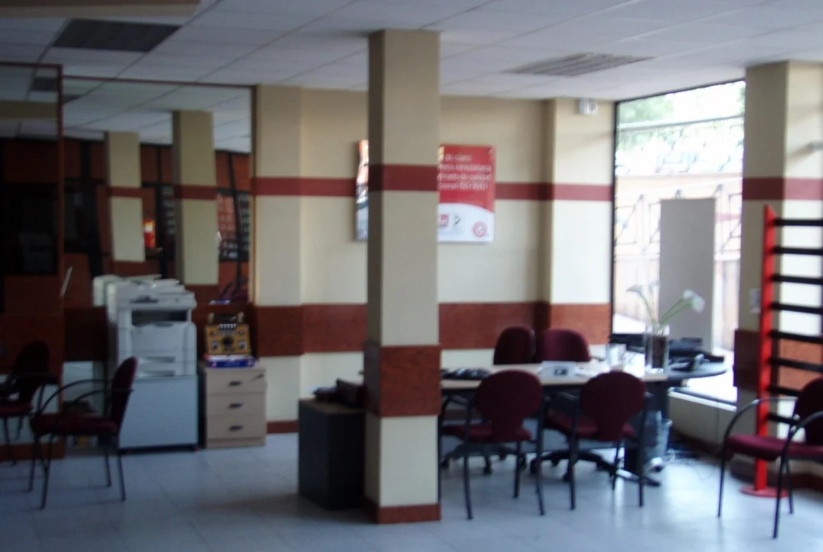 Local comercial en Getafe, 150 m²