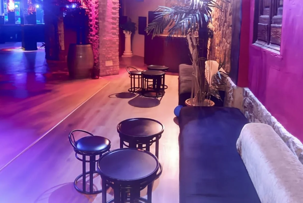 Local comercial con restaurante y eventos