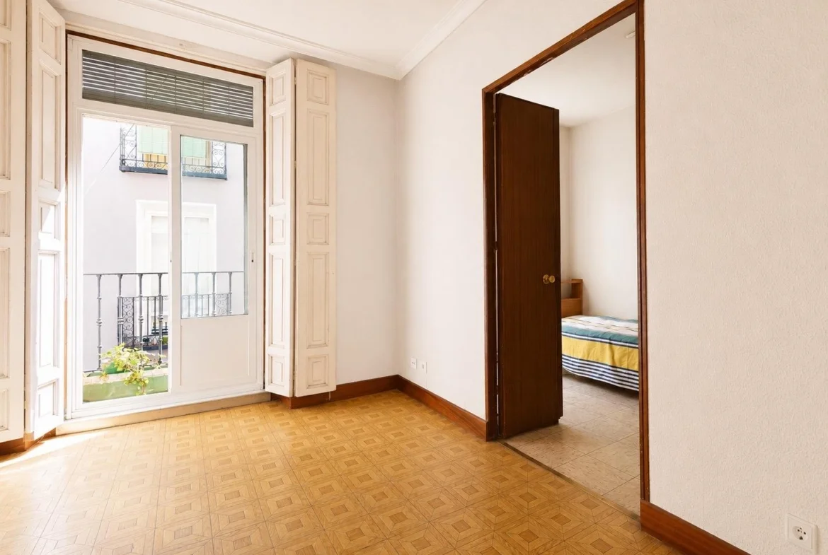 Piso a reformar en Malasaña, 112 m²