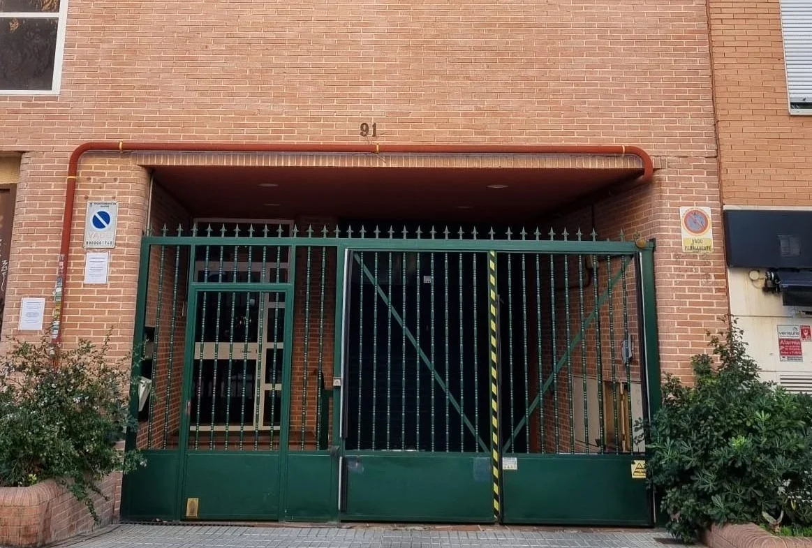 Garaje para coche mediano en Madrid