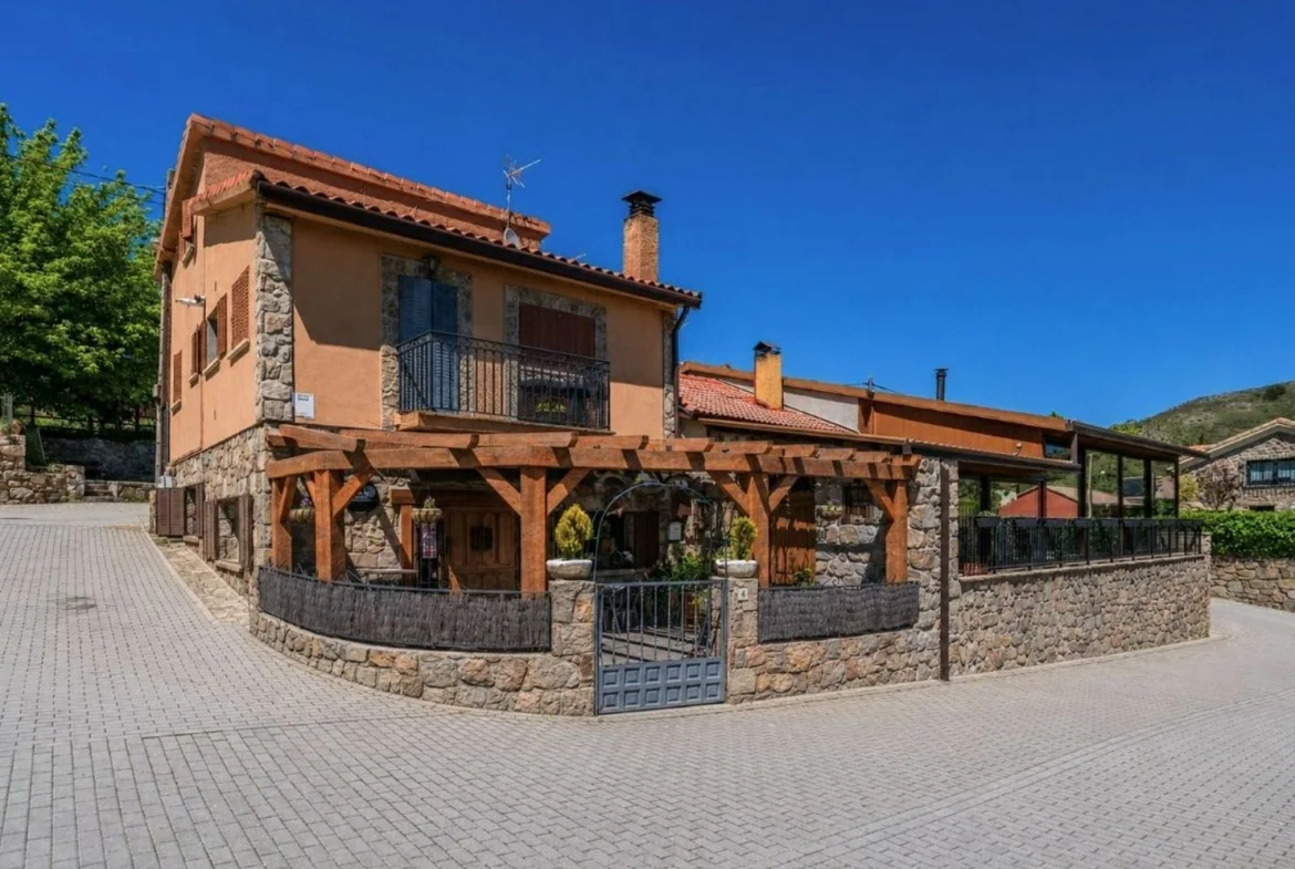 Chalet con restaurante en funcionamiento, 277 m²