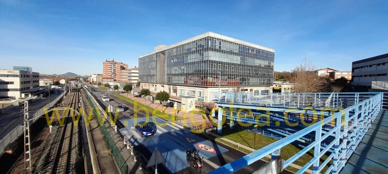Oficina luminosa y diáfana en Derio