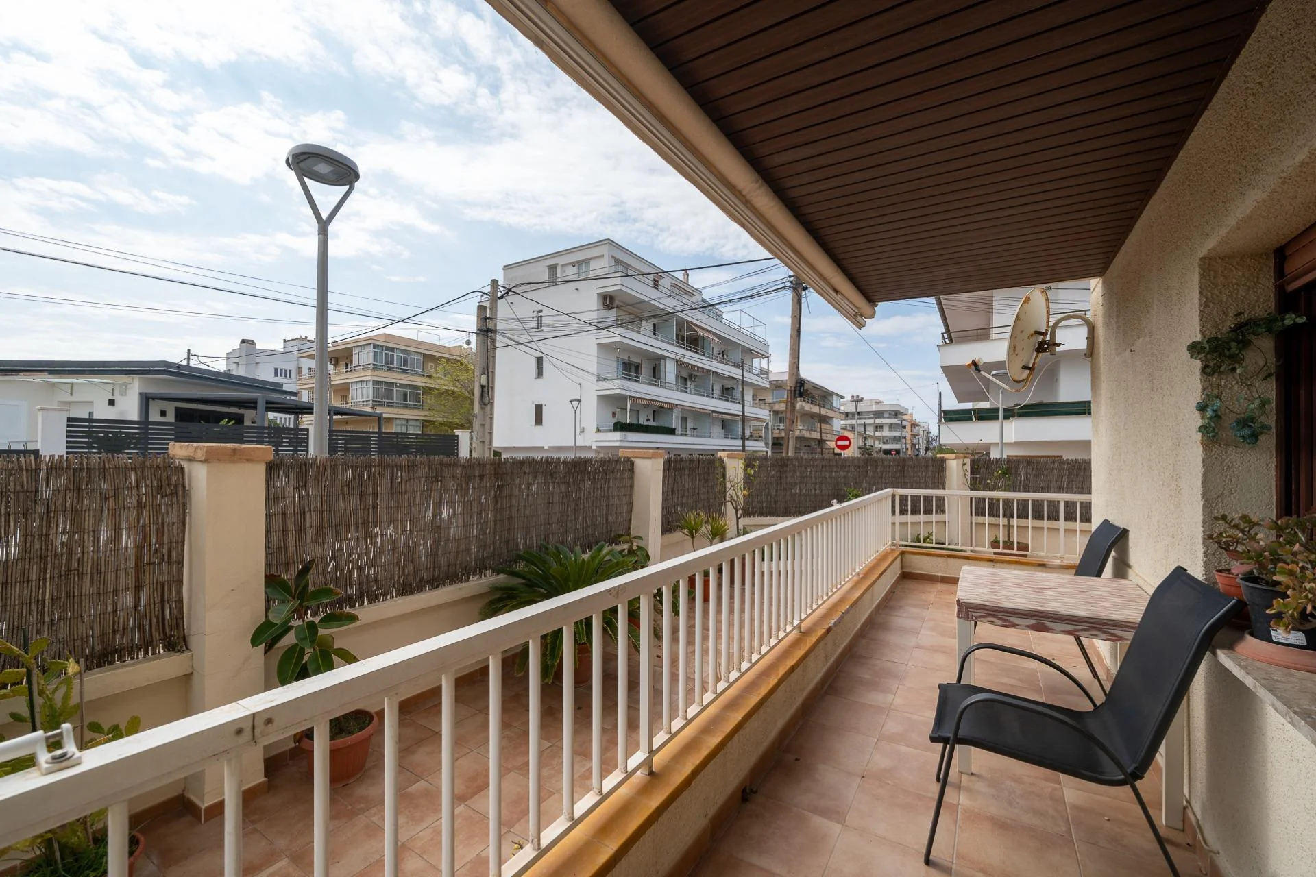Ground-floor property near the sea