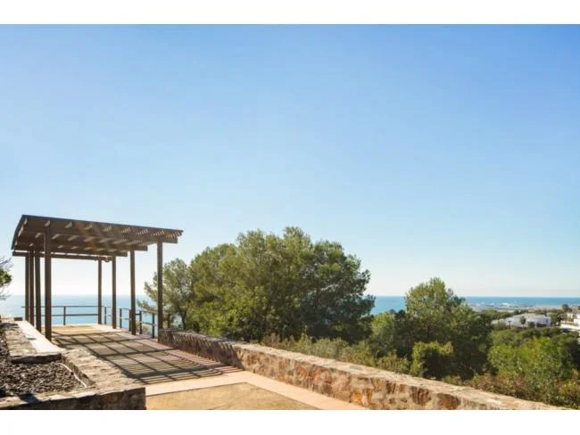 Modern apartment near coast, 4 bedrooms
