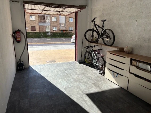 Garaje cerrado en Bidebieta para coche
