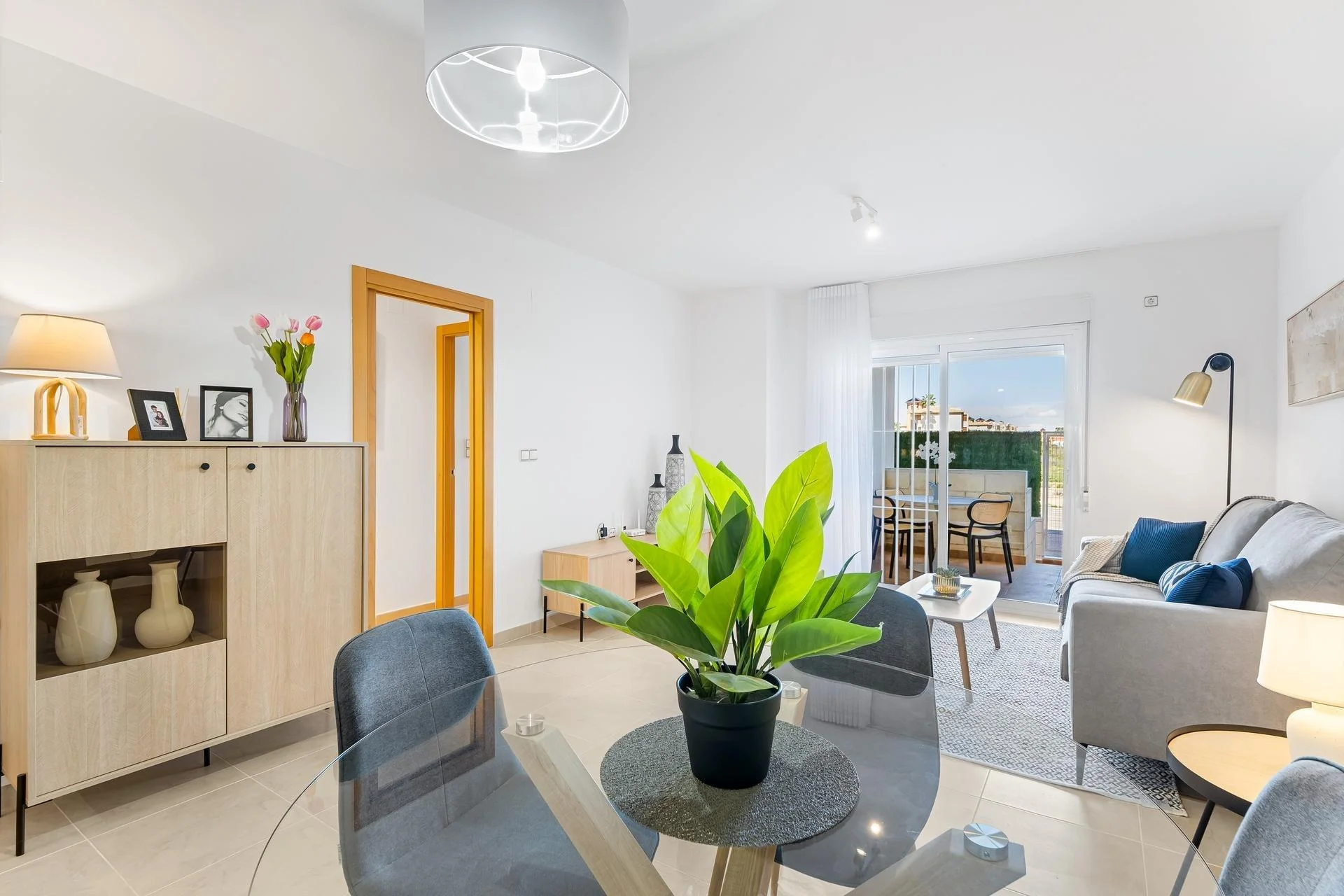 Apartamento costero con piscina comunitaria