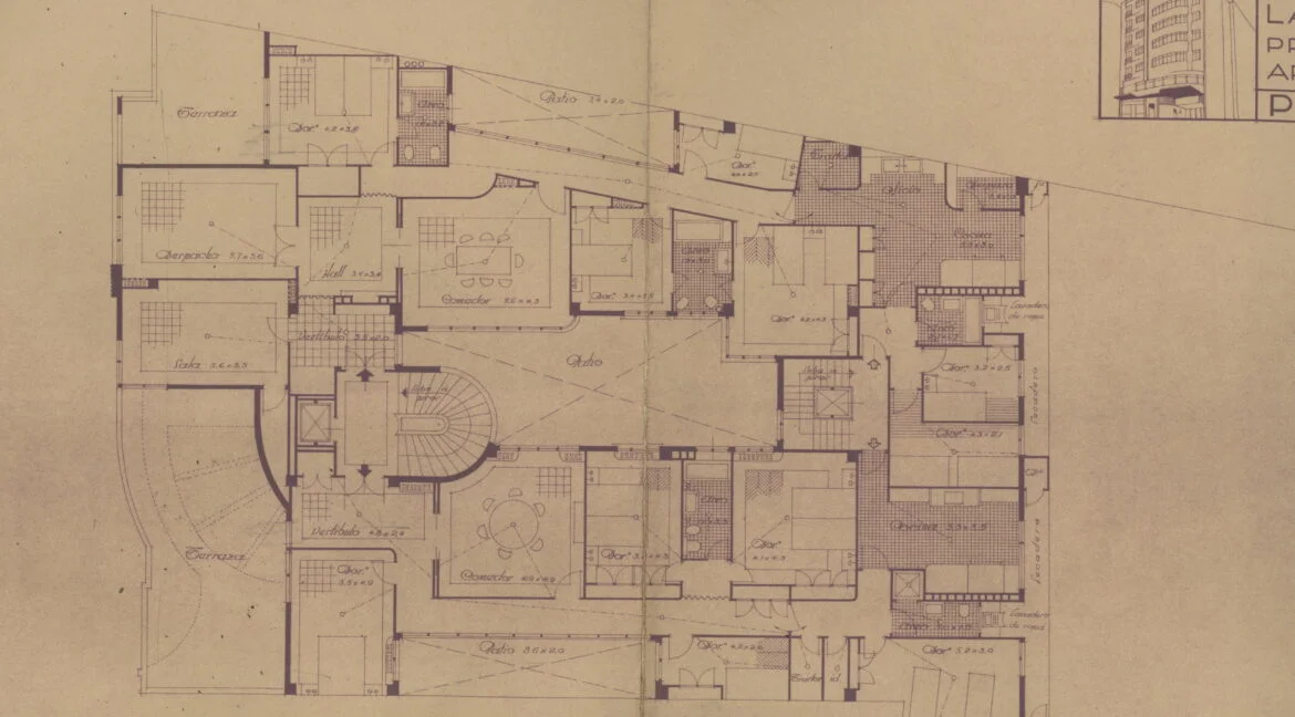 Ático dúplex histórico en Oviedo, cinco dormitorios