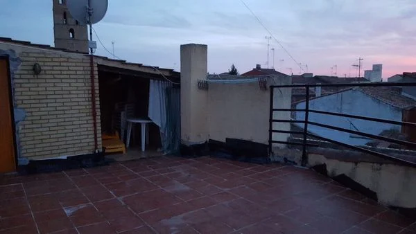Adosado esquinero con garaje y tres dormitorios