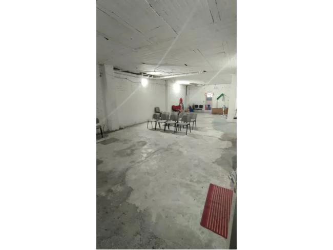 Dos locales comerciales, 210 m²