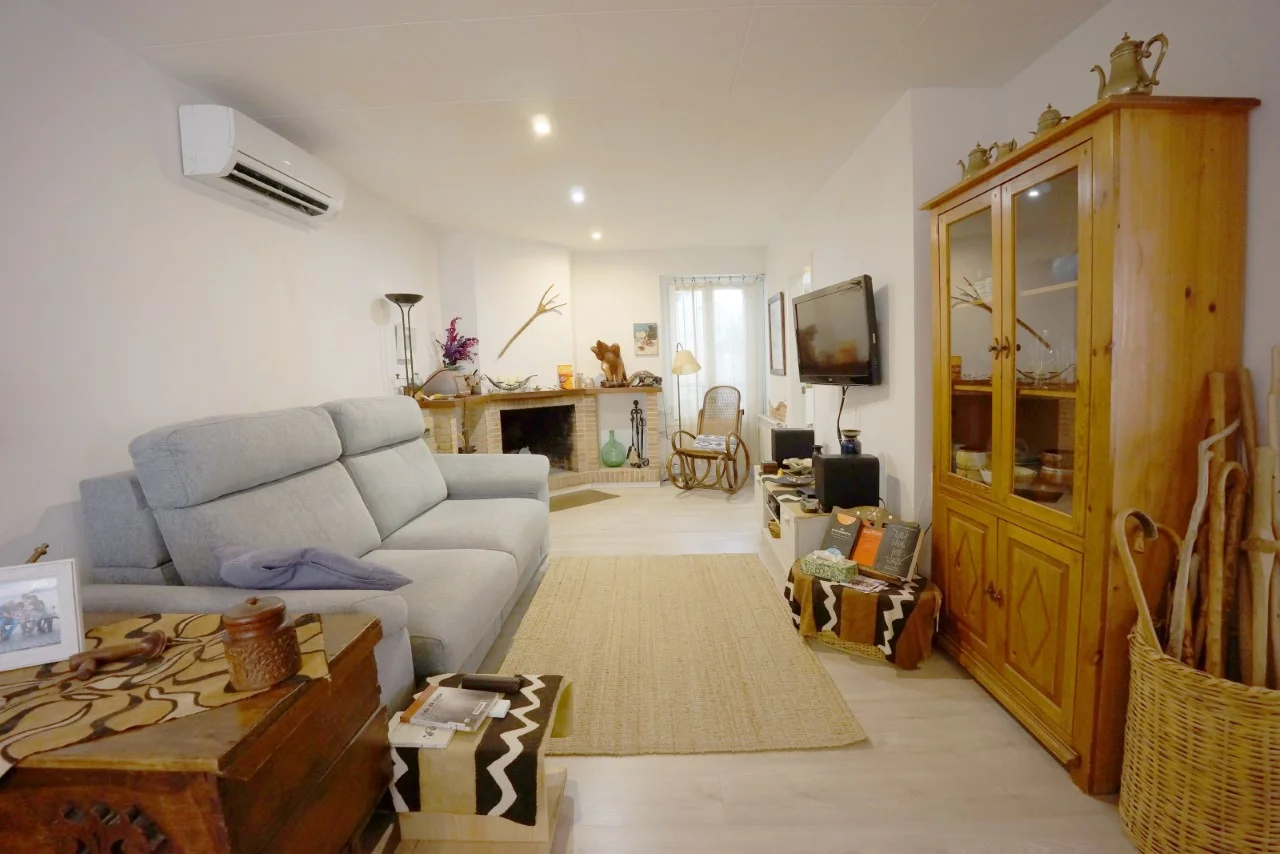 Casa de pueblo reformada en Eixample, 4 dormitorios