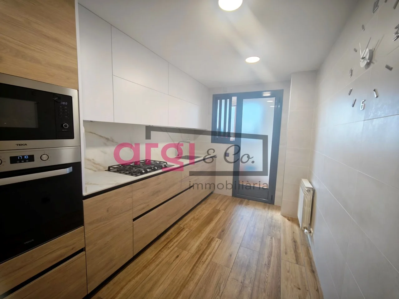 Viladecans penthouse with 70 m² terrace