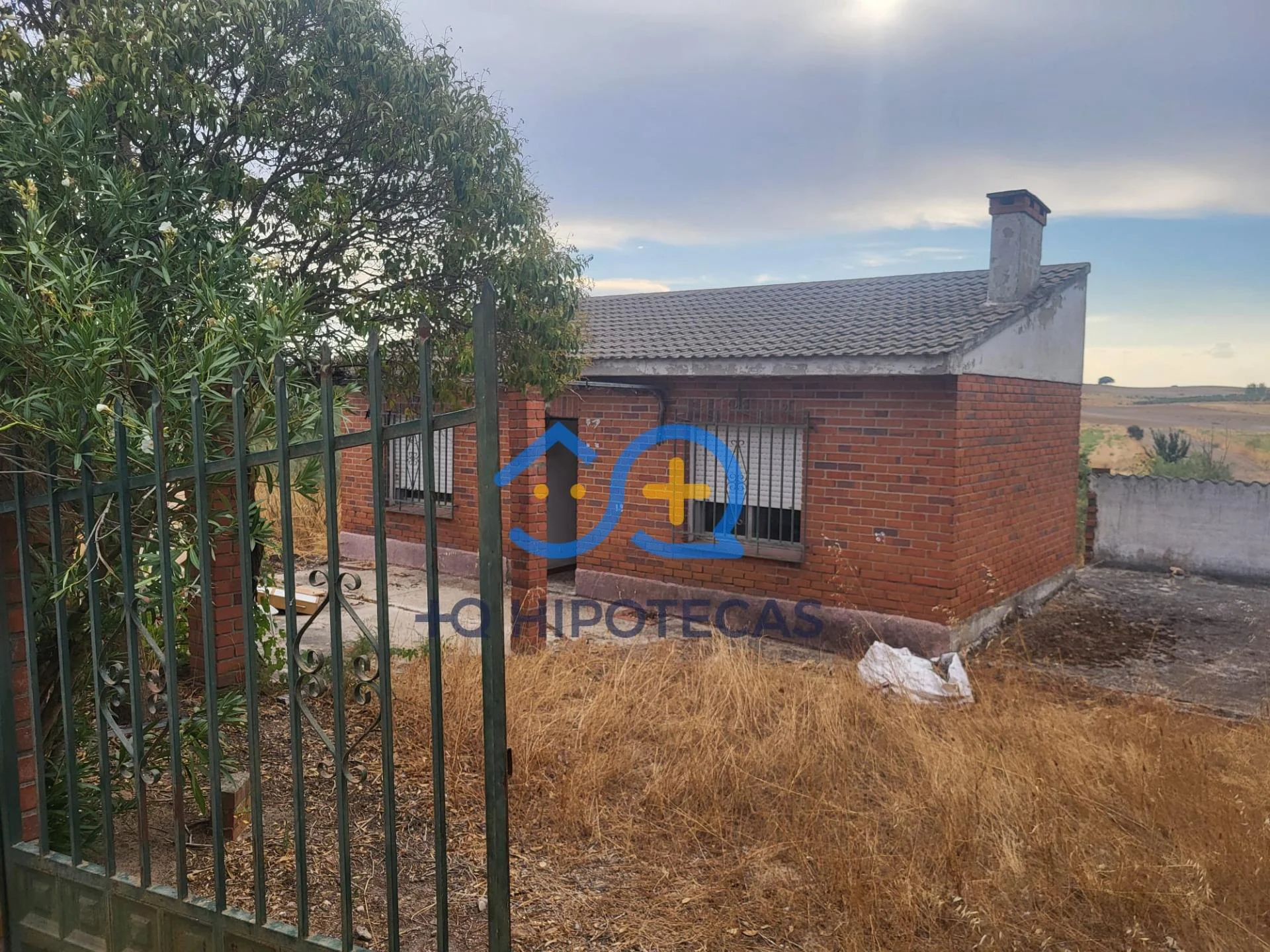 Rural house with 2,500 m² plot