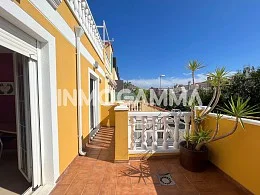 Townhouse in Cullera with terraces