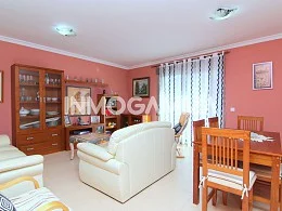Good-condition flat in Llauri, three bedrooms