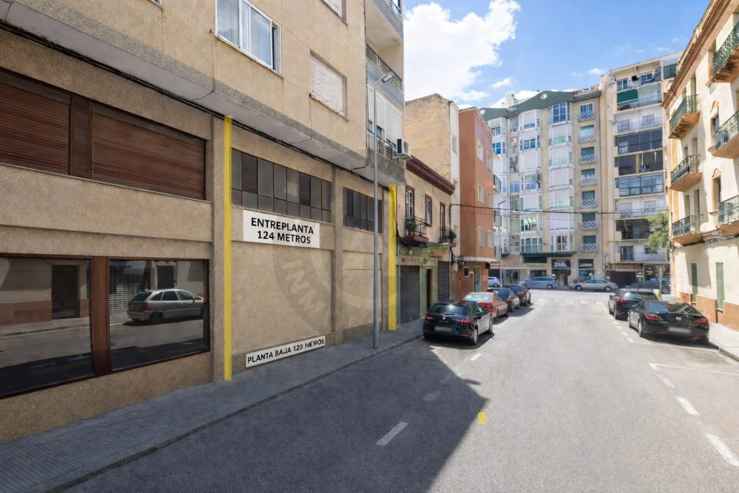 Central Cáceres commercial unit, 253 m²