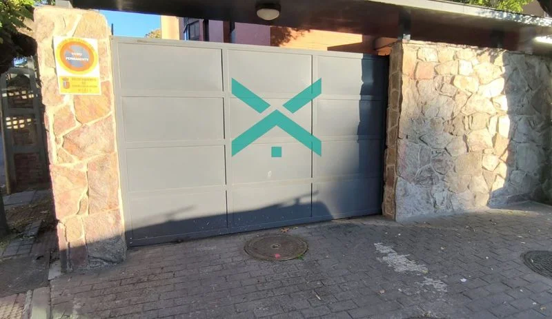 Garaje para coche pequeño cerca del centro