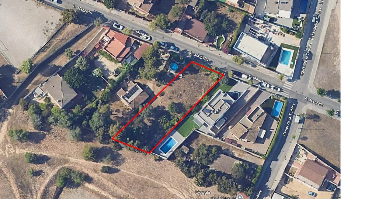 Residential plot with sea views