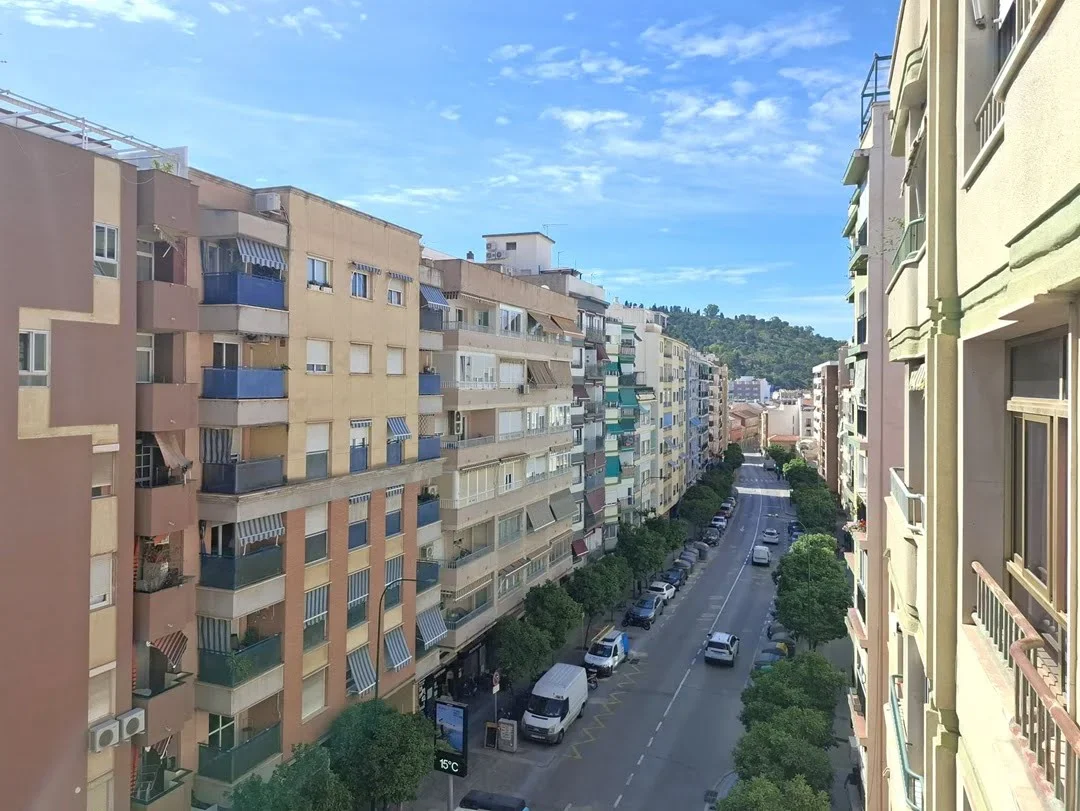 Piso exterior en quinta planta cerca del centro de Málaga