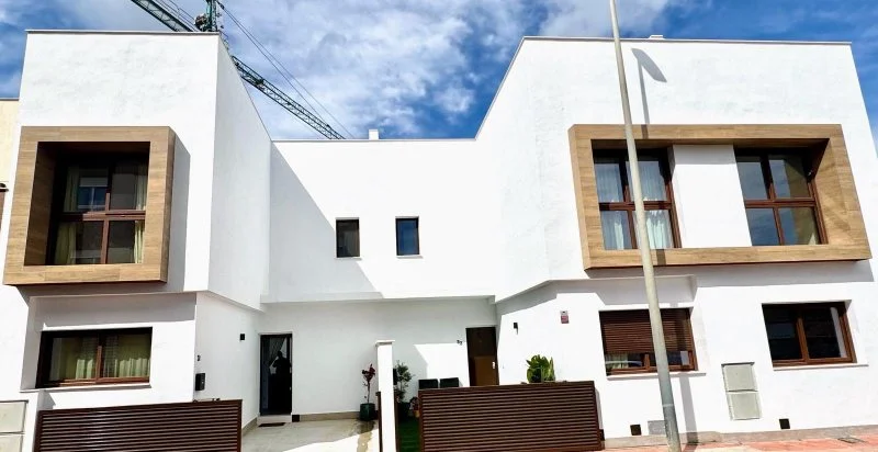 Contemporary townhouse near Mar Menor