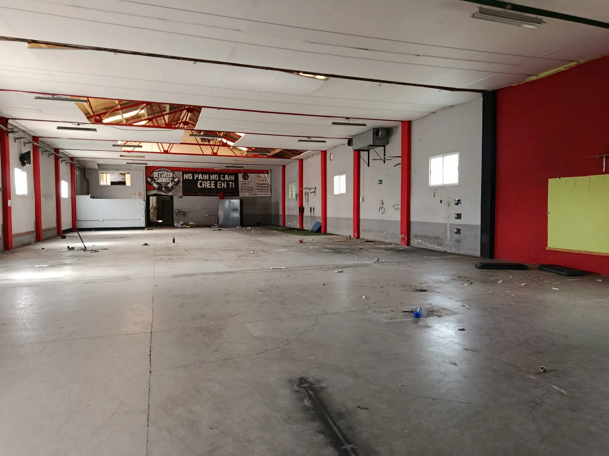 Industrial warehouse in Buñol, 1,200 m²