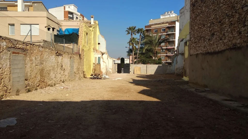 Buildable Buñol plot with four-storey potential