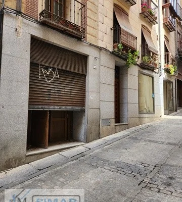 Local histórico en Toledo para reformar