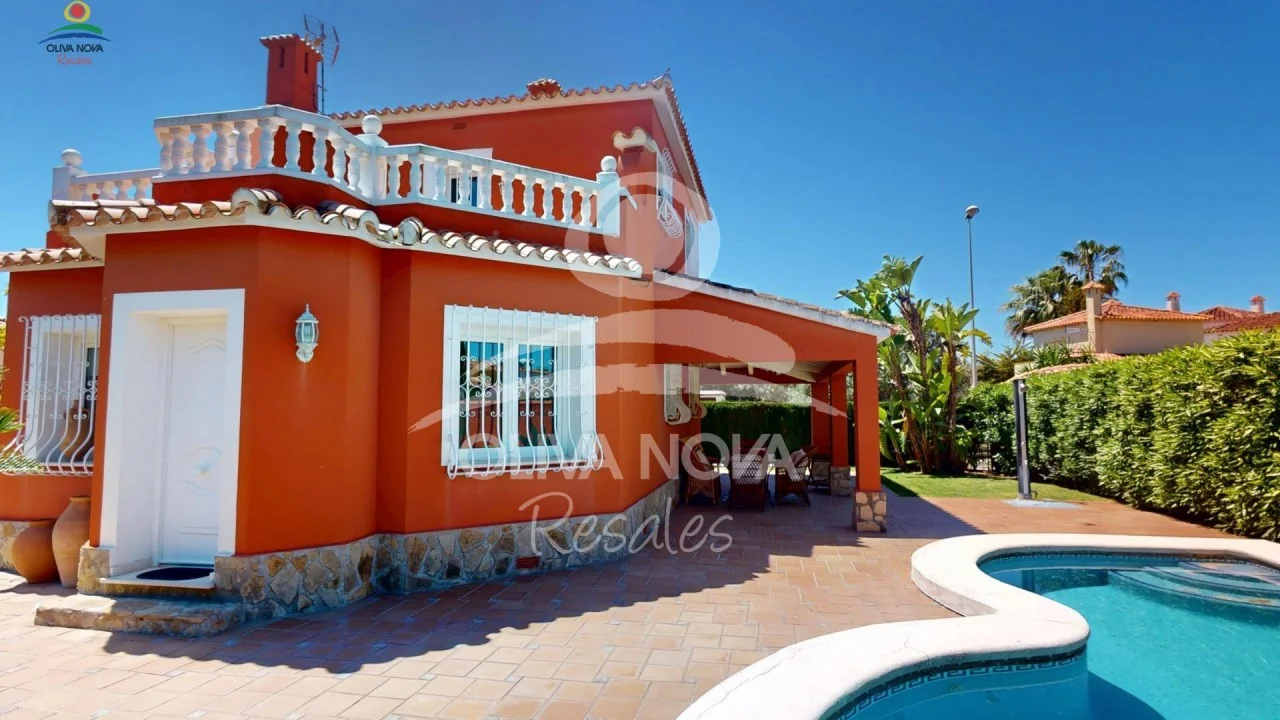 Golfside villa with private pool