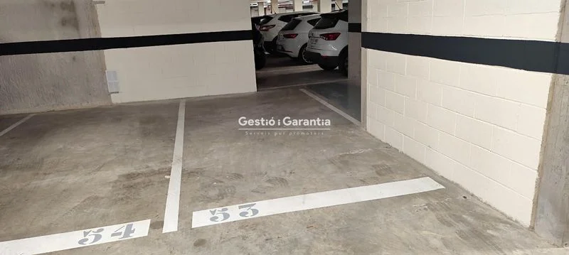 Plazas de aparcamiento amplias en San Josep