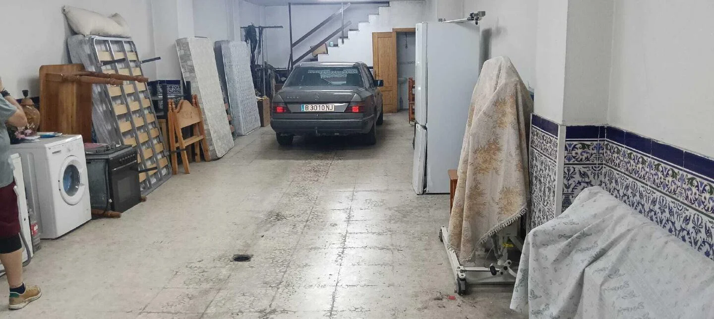 Local céntrico con acceso para coche