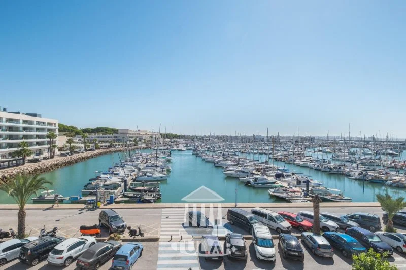 Puerto Sherry duplex with marina views