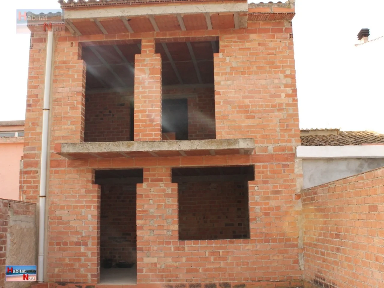 Casa adosada céntrica con estructura de 310 m²