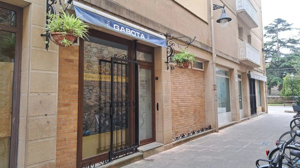 Local comercial céntrico en Zarautz, 107 m²