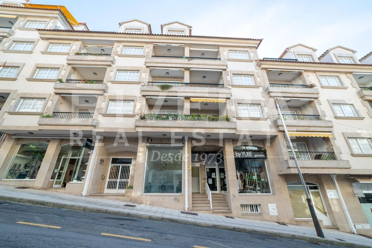 Local comercial céntrico de 100 m² en Sanxenxo