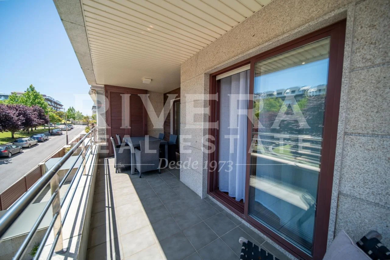 Furnished Portonovo flat, 93 m², garage