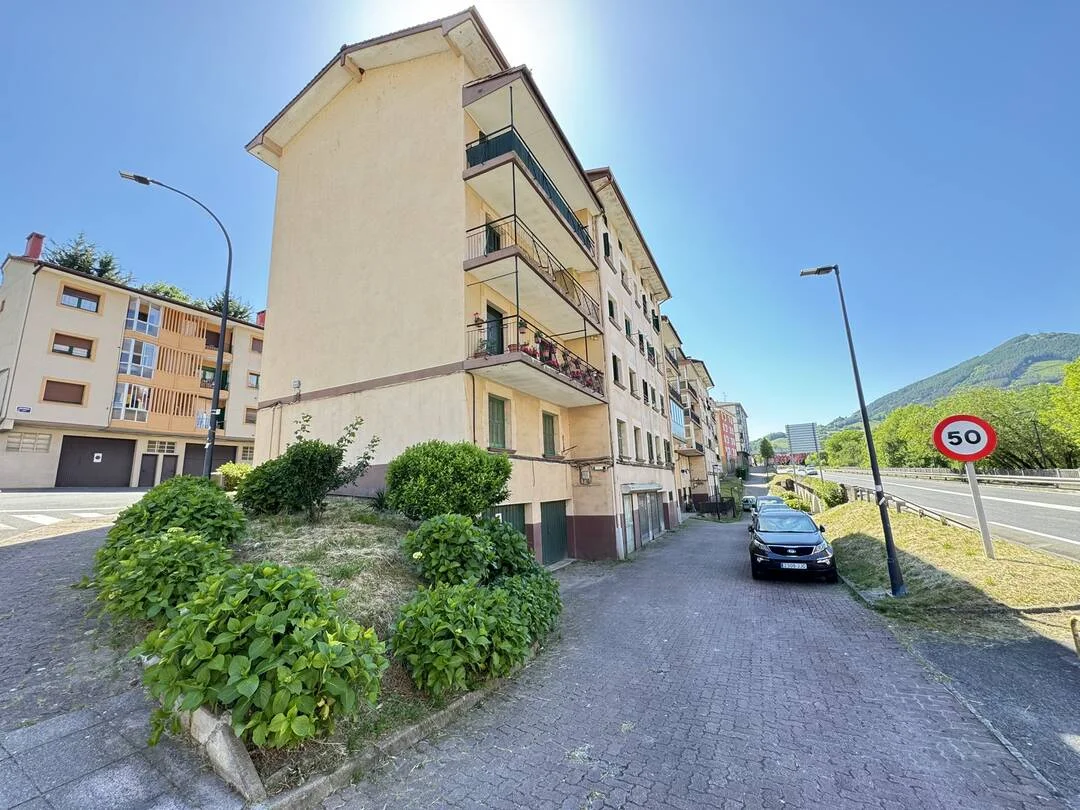 Local comercial en Zumarraga, 71 m²