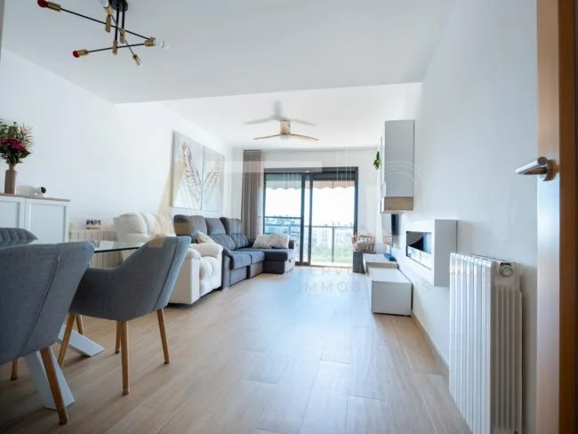 Three-bedroom flat in Can Llong