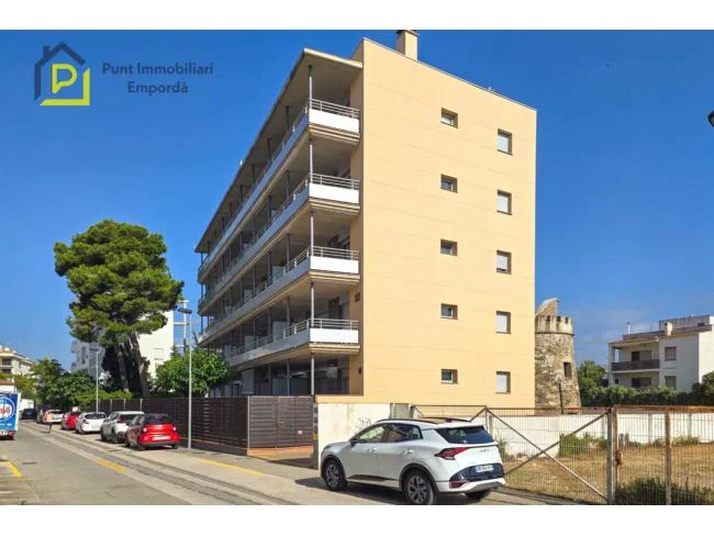 Apartamento en Roses con terraza amplia